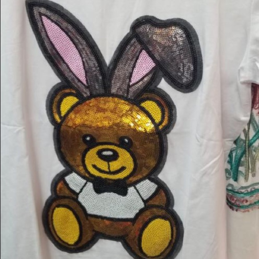 Graphic tee